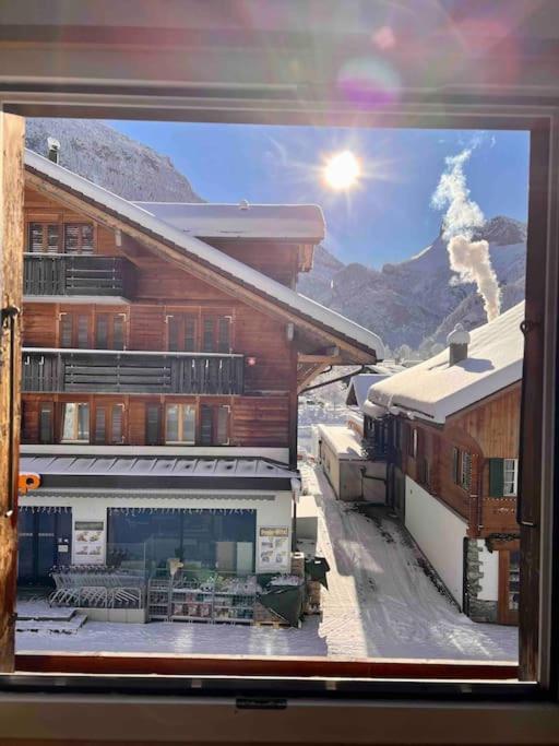 Ferienwohnung Alpine Chalet Kandersteg Exterior foto